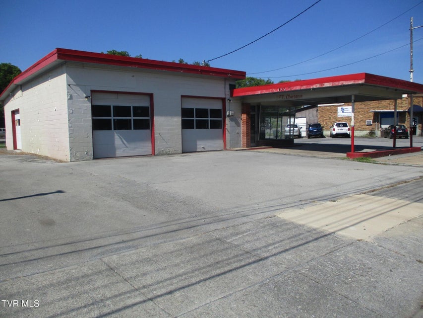 Photo #9: 332 Elk Avenue