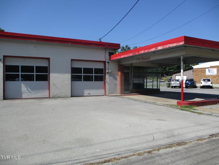 Photo #10: 332 Elk Avenue