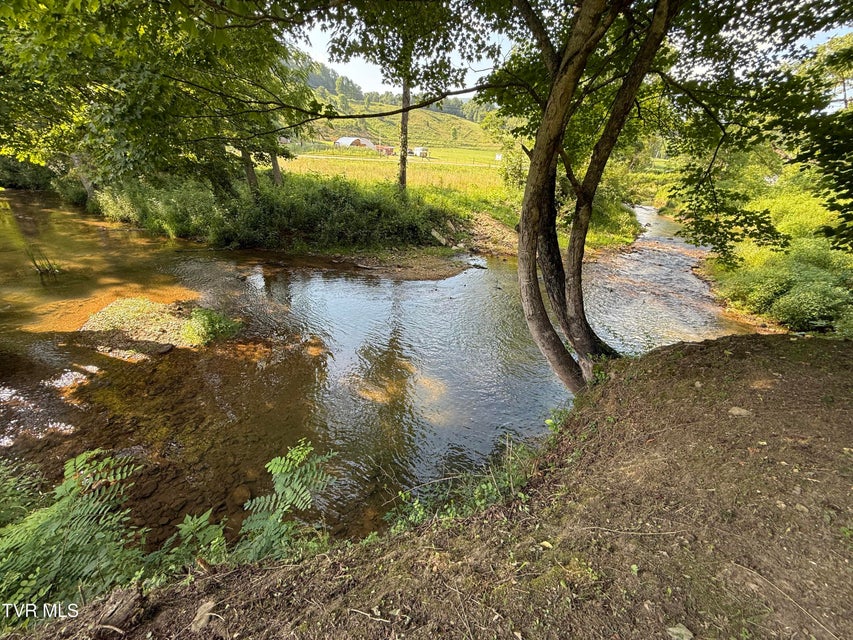 Photo #19: 672 Stage Coach Loop Loop