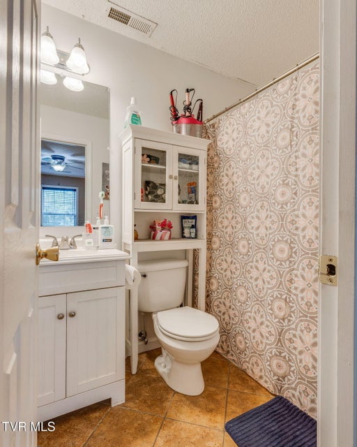 Photo #16: 121 Bilco Street