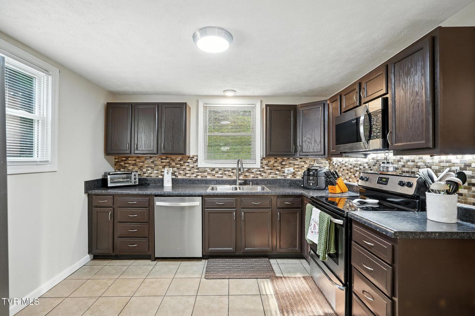 Photo #12: 250 Wallens Ridge Boulevard