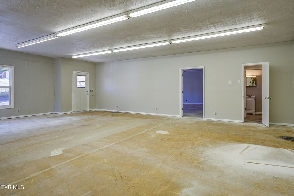 Photo #10: 105 Brookfield Drive