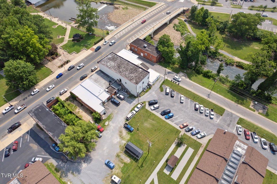 Photo #31: 707 Elk Avenue