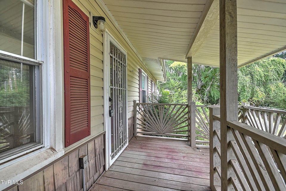 Photo #2: 1320 Lynwood Circle