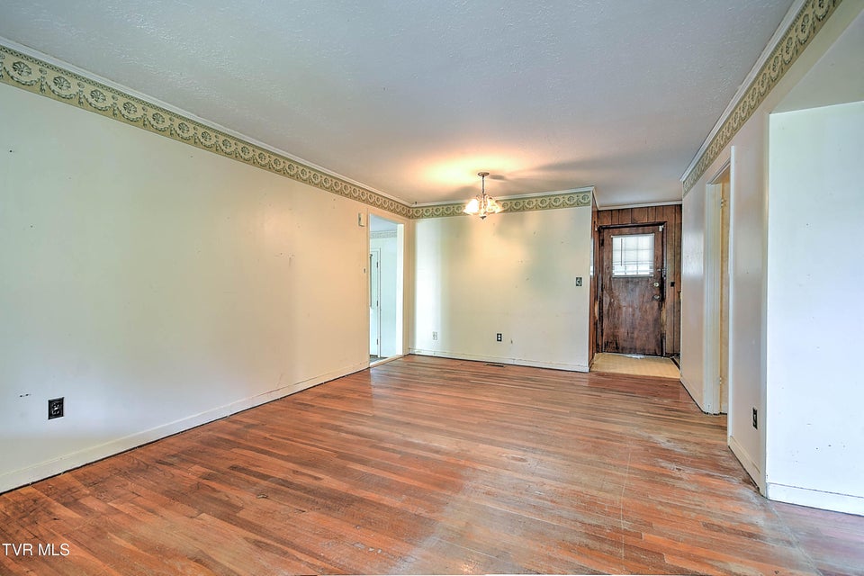 Photo #3: 1320 Lynwood Circle