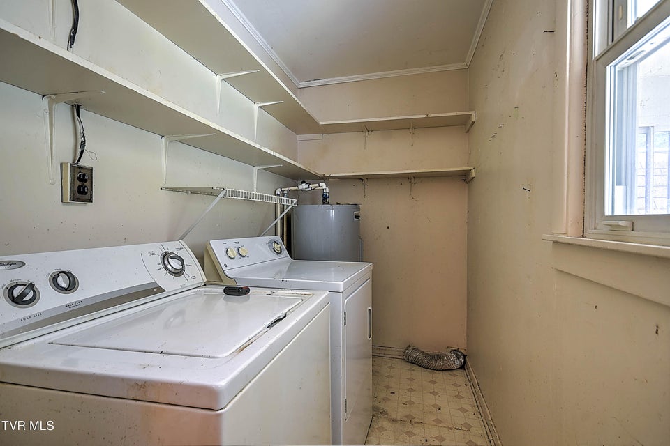 Photo #11: 1320 Lynwood Circle
