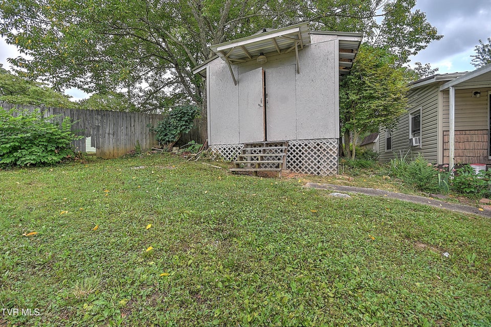 Photo #33: 1320 Lynwood Circle
