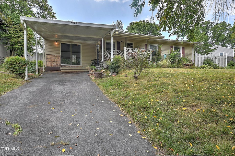 Photo #35: 1320 Lynwood Circle
