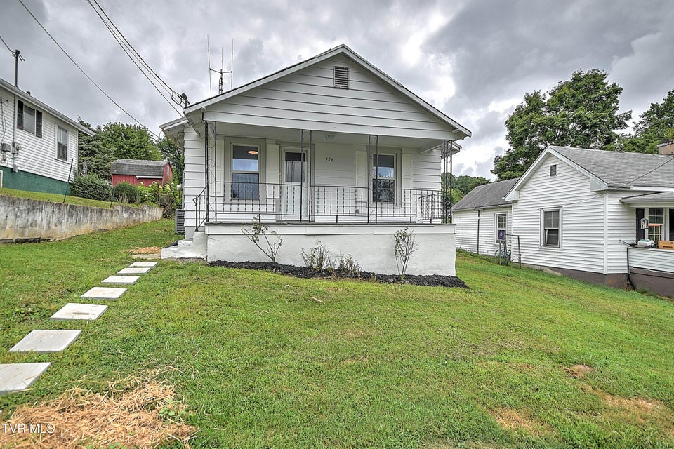 Photo #2: 124 Reservoir Street