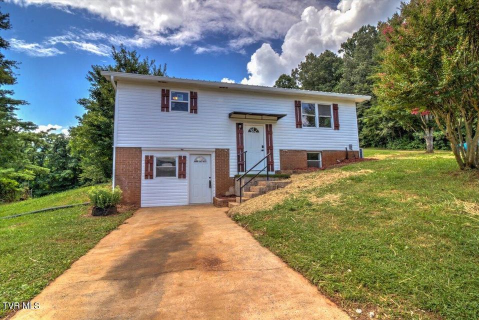Photo #3: 109 Pinnacle Drive