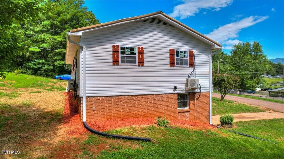 Photo #7: 109 Pinnacle Drive