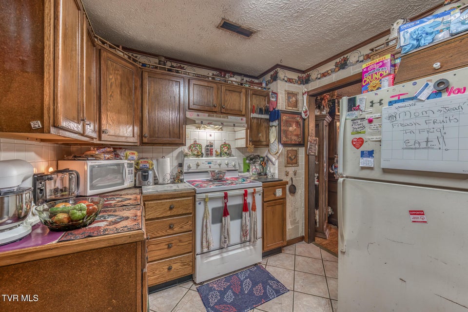 Photo #13: 1026 Robertson Street