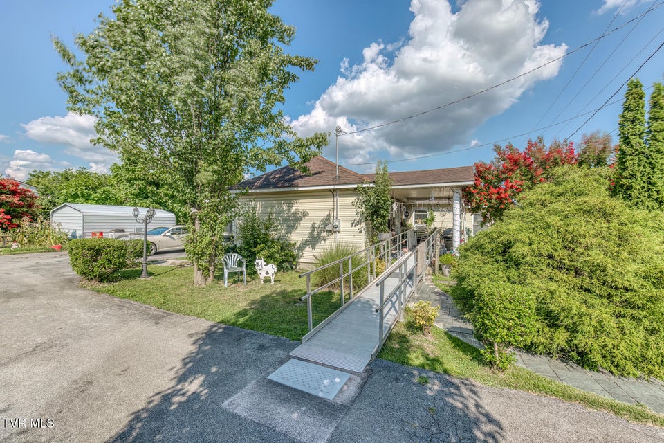 Photo #6: 1026 Robertson Street