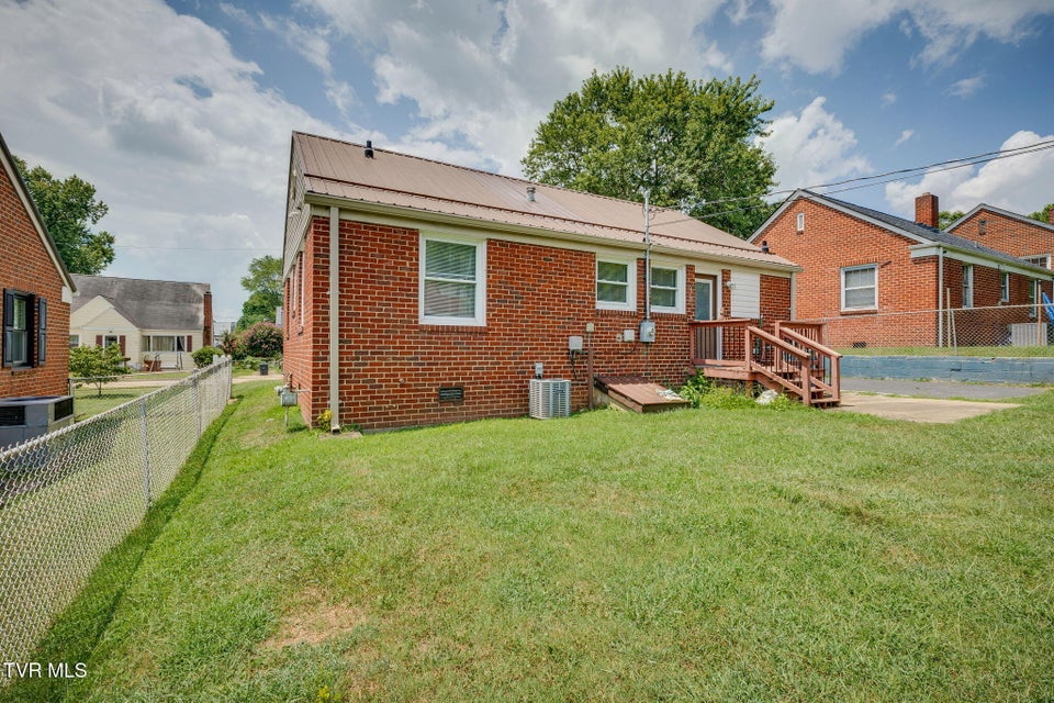 Photo #23: 513 Bellvue Avenue