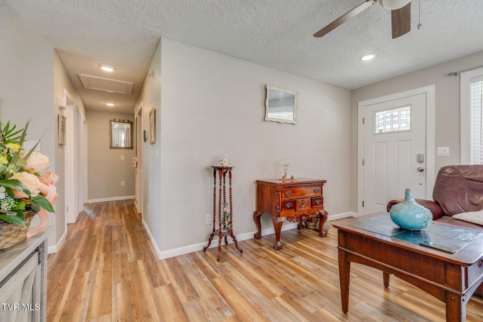 Photo #6: 513 Bellvue Avenue