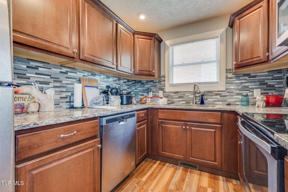 Photo #8: 513 Bellvue Avenue