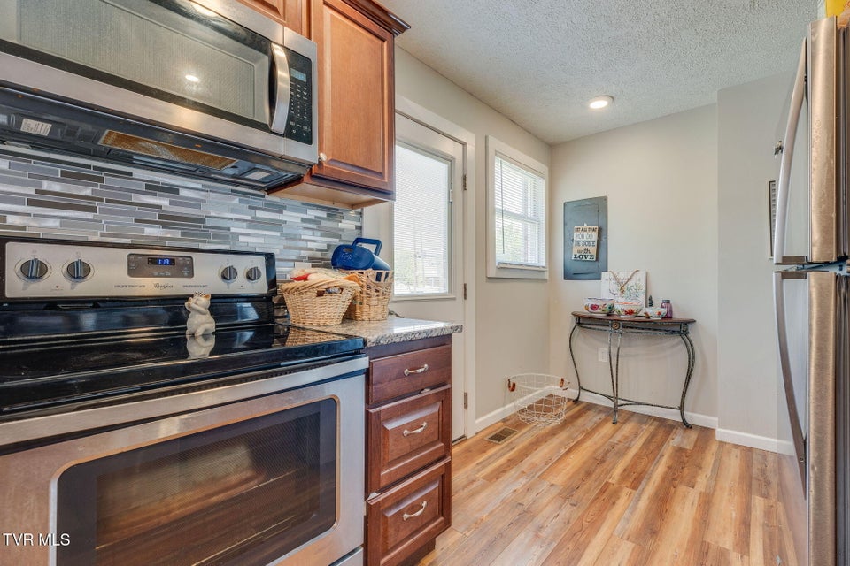 Photo #9: 513 Bellvue Avenue