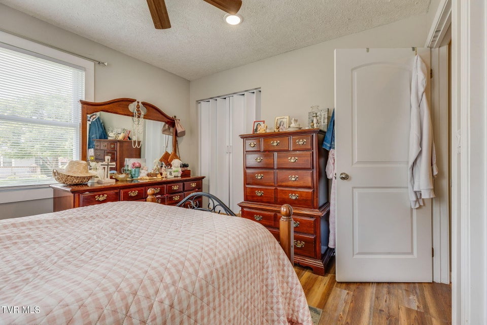 Photo #12: 513 Bellvue Avenue
