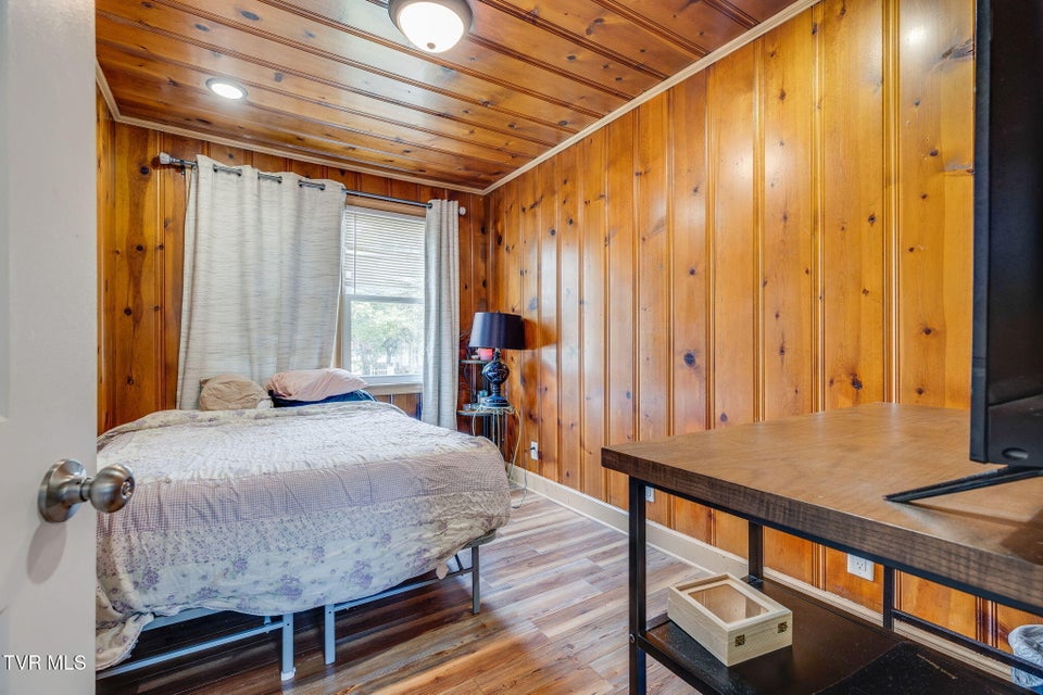 Photo #18: 513 Bellvue Avenue