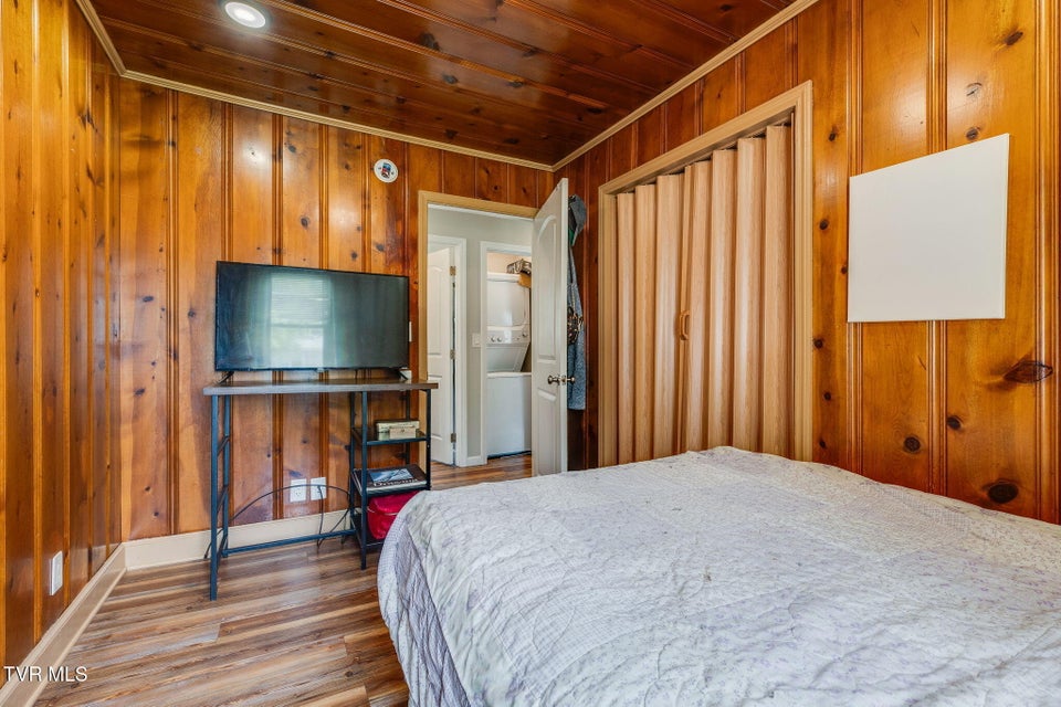 Photo #19: 513 Bellvue Avenue