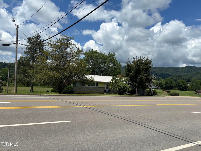 Photo #10: 2558 Shady Street
