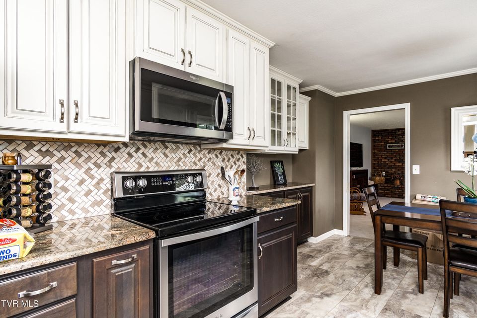 Photo #9: 114 Brookdale Dr 