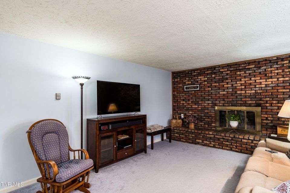 Photo #6: 114 Brookdale Dr 
