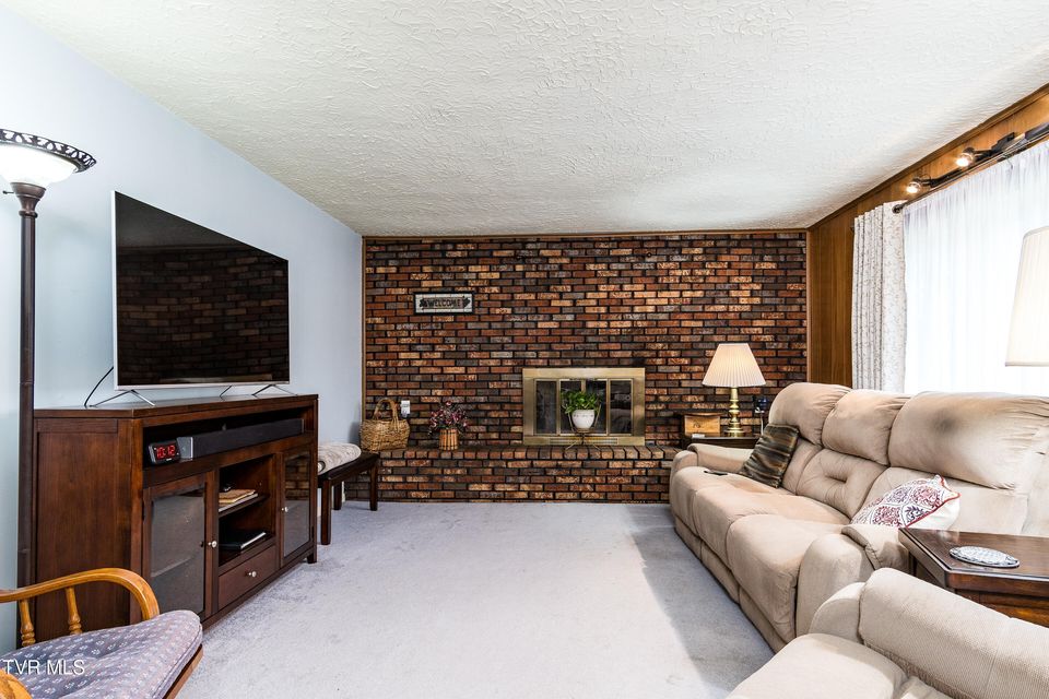 Photo #5: 114 Brookdale Dr 