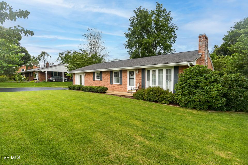 Photo #4: 114 Brookdale Dr 