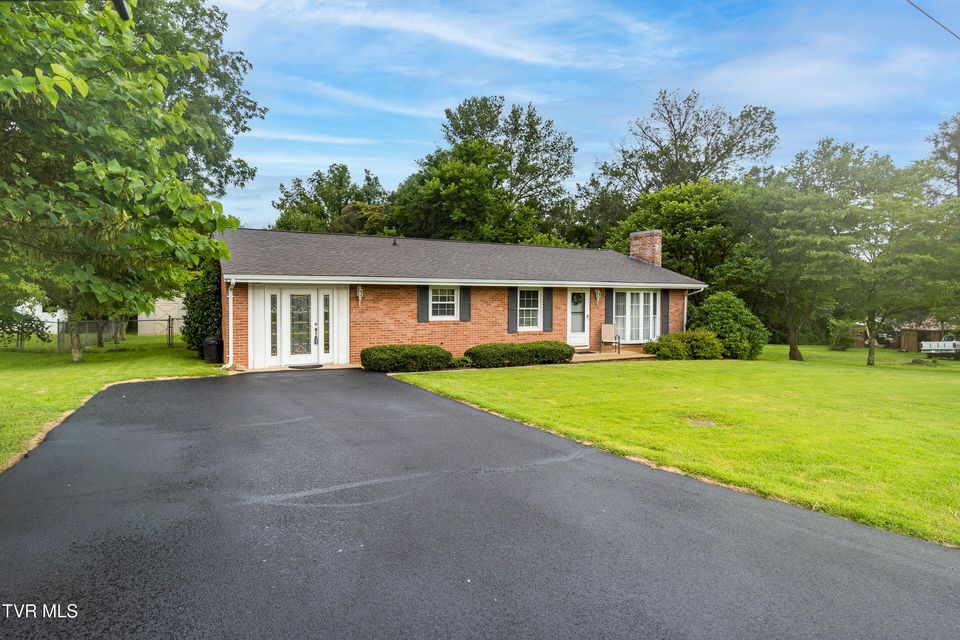 Photo #2: 114 Brookdale Dr 