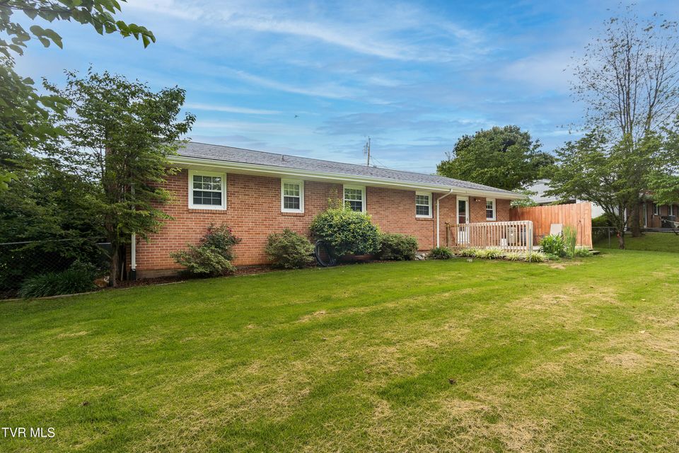 Photo #28: 114 Brookdale Dr 