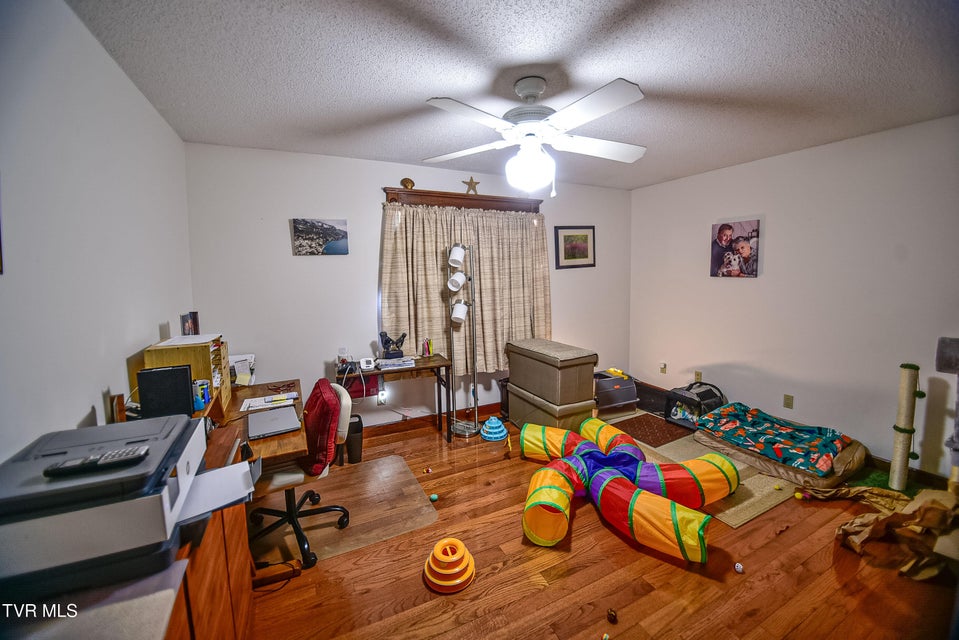 Photo #20: 3936 Thornton Drive