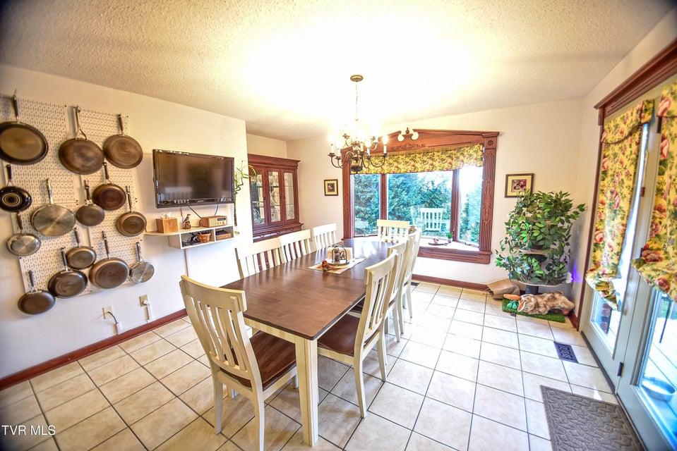 Photo #8: 3936 Thornton Drive