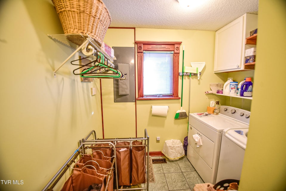 Photo #29: 3936 Thornton Drive