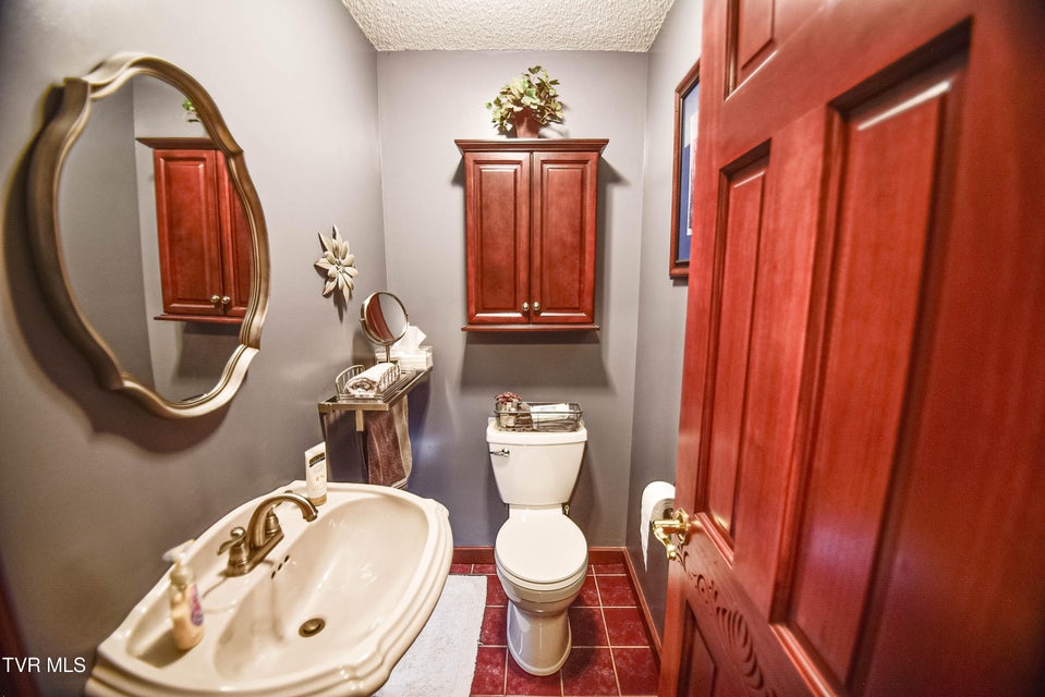 Photo #27: 3936 Thornton Drive