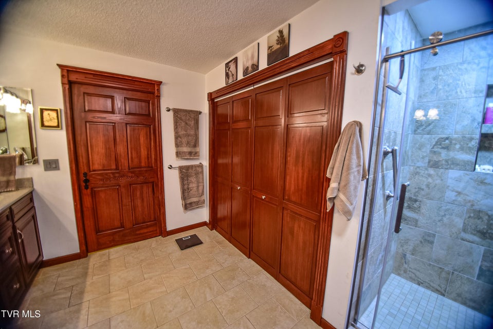 Photo #26: 3936 Thornton Drive