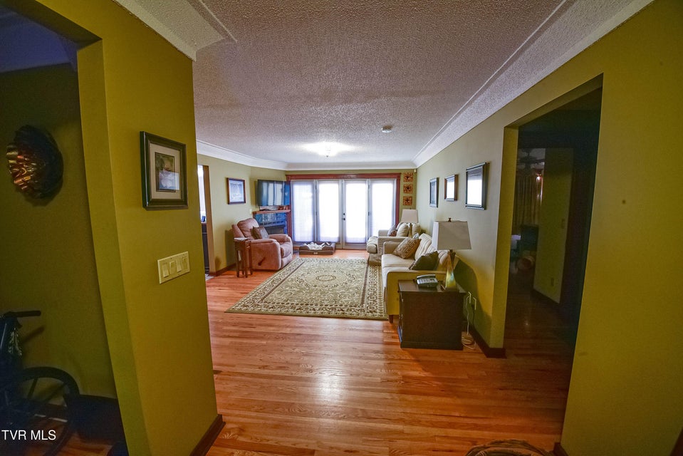 Photo #15: 3936 Thornton Drive