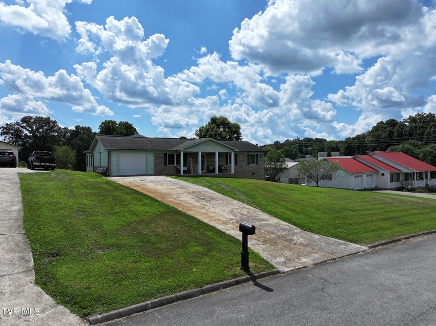 Photo #2: 50 Pine Ridge Drive