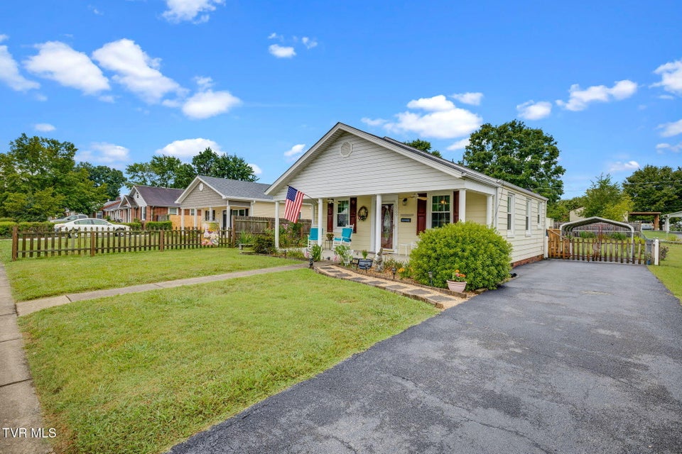 Photo #3: 1569 Sevier Avenue