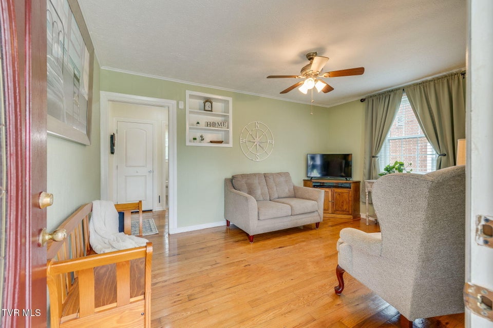 Photo #5: 1569 Sevier Avenue