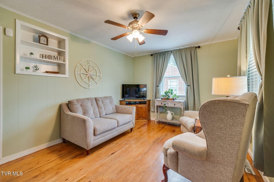 Photo #6: 1569 Sevier Avenue