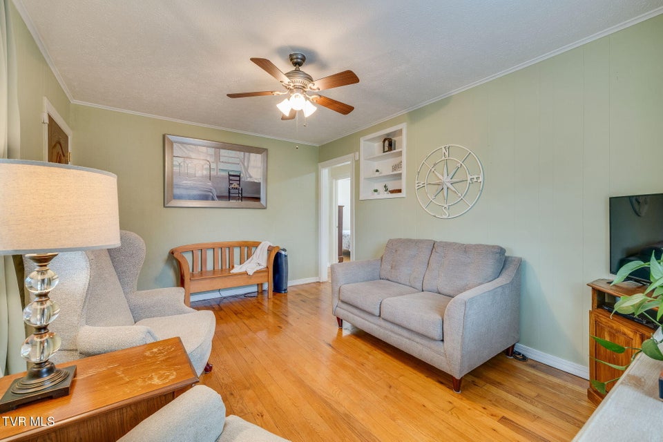 Photo #8: 1569 Sevier Avenue