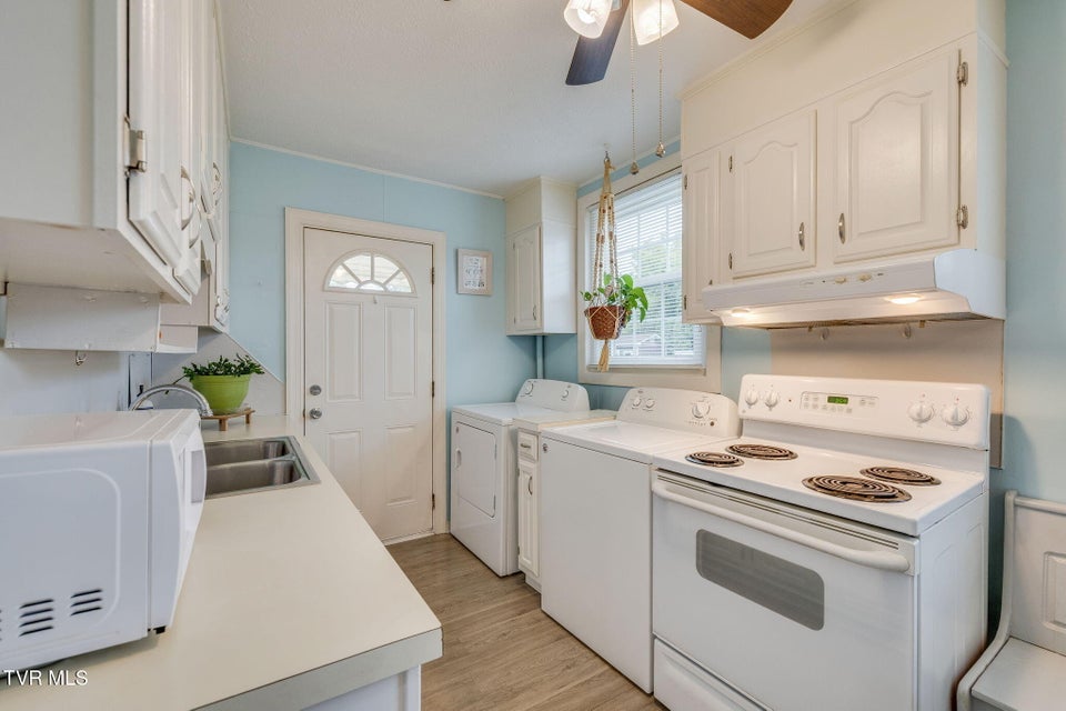 Photo #9: 1569 Sevier Avenue