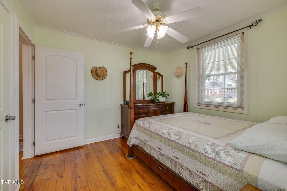 Photo #14: 1569 Sevier Avenue