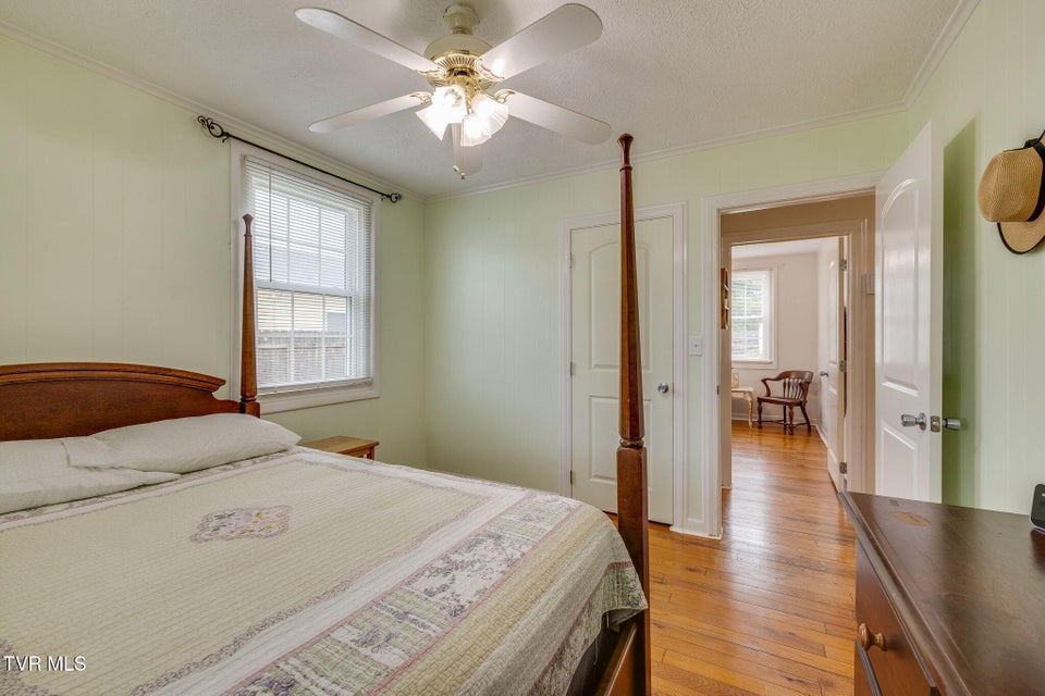 Photo #15: 1569 Sevier Avenue