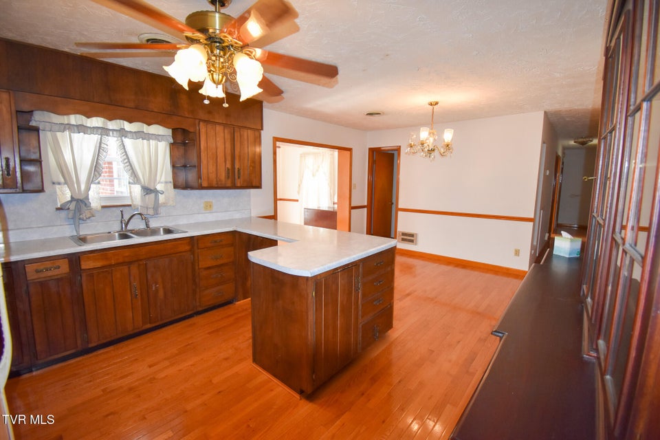 Photo #8: 263 Phyllis Drive