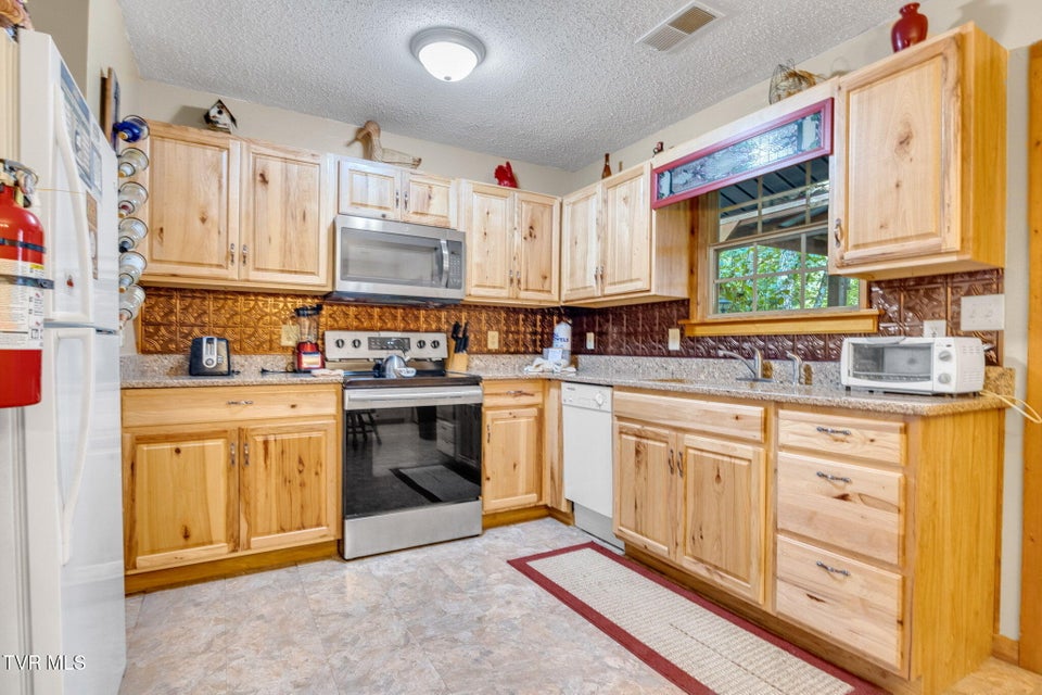 Photo #28: 2025 Ridgecrest Loop Lane