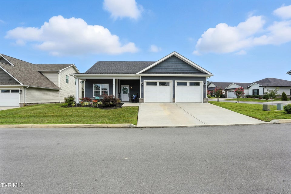 Photo #2: 14 Palmetto Court