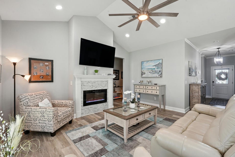 Photo #12: 14 Palmetto Court