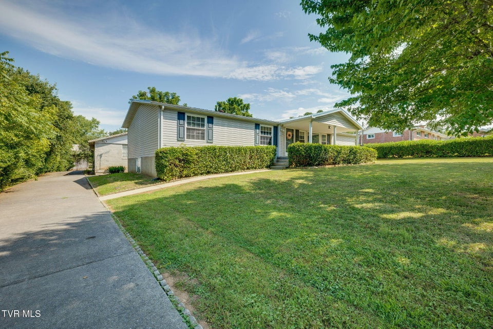 Photo #3: 333 Brentwood Drive